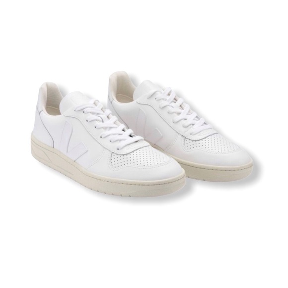 Veja Shoes - Veja Women’s V-10 Sneakers Trainers Leather White size 9